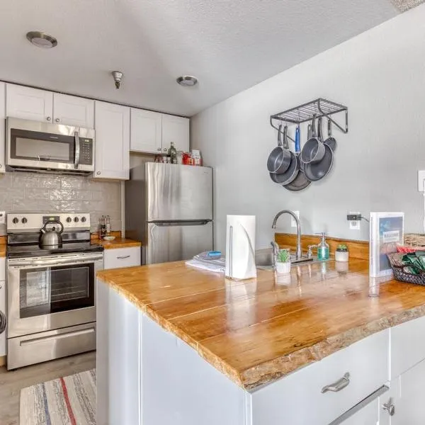 Thunderhead Lodge Condo 204 - Modern Heated Pool & Games, hotel v destinaci Government Camp