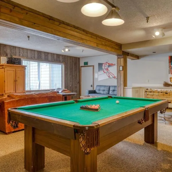 Thunderhead Lodge Condo 204 - Modern Heated Pool & Games, hotel sa Government Camp