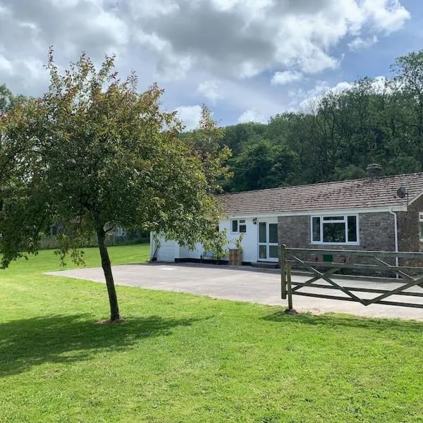Cheddar Head Bungalow, hotel en Rodney Stoke