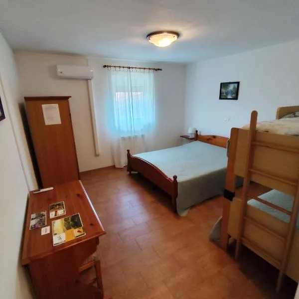 Agritourism Kren, hotel in Dobrovo