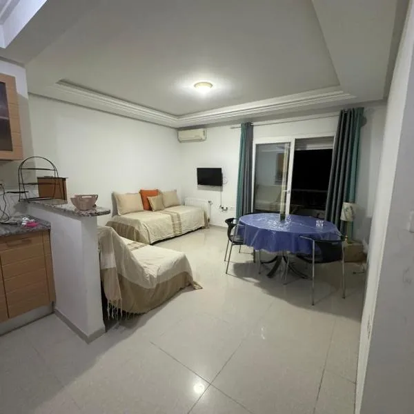 S1 vue de mer, hotel in Chott Meriem