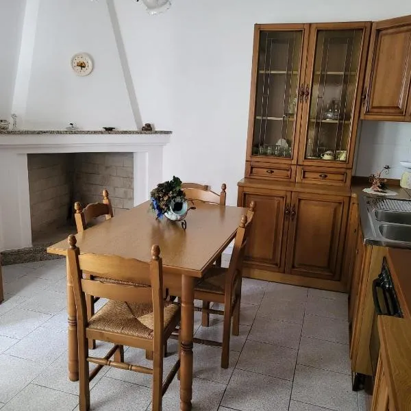 Casa indipendente Adelina, hotel in Tertenìa