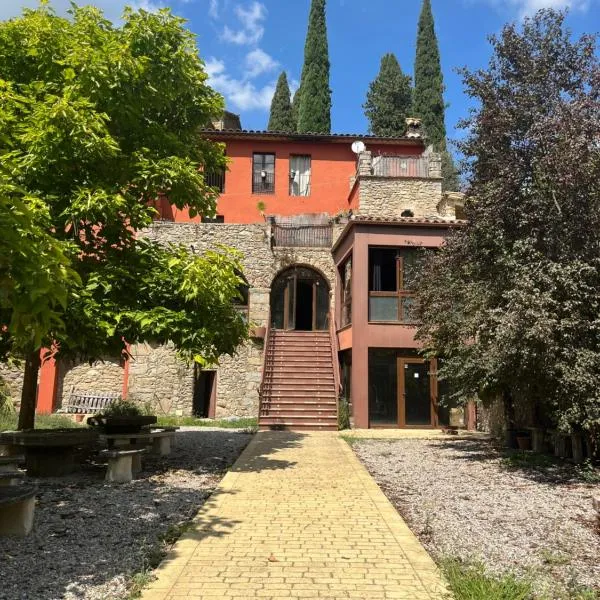 Puigsallança-ye, hotel v destinaci Mieres