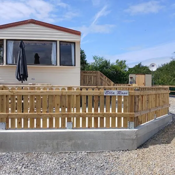 Ella Rose Mobile Home, hotel in Durnesh