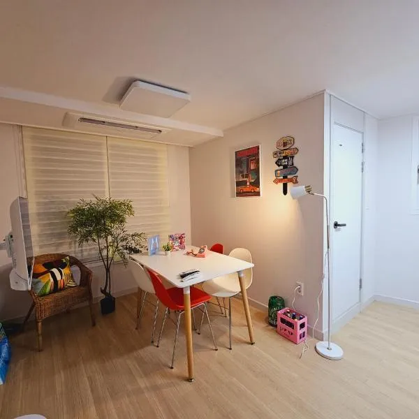 near Jamsil Coex Lotteworld - full option lovely house, hotel in Seoul
