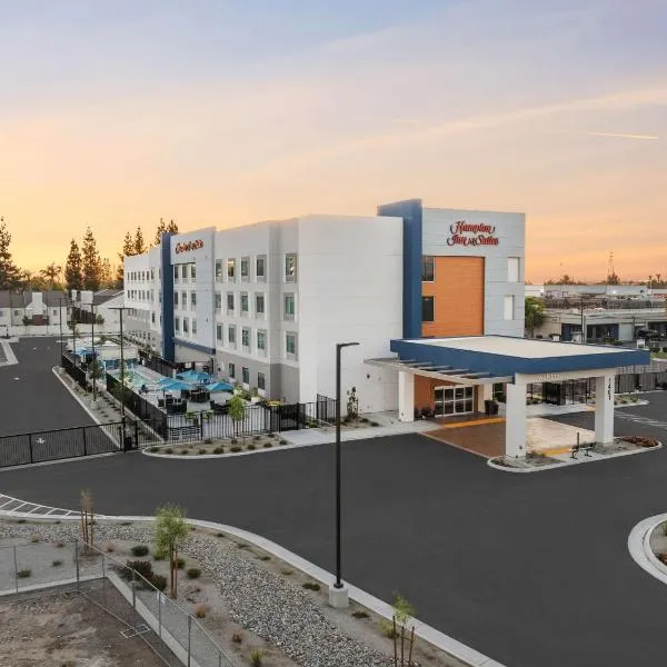 Hampton Inn & Suites Bakersfield Central, hotel in Bakersfield