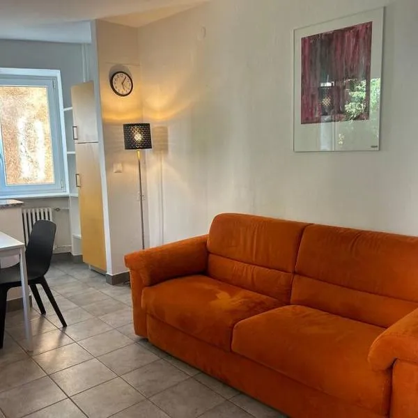 Davesco Court Apartment, hotel v destinaci Cadro
