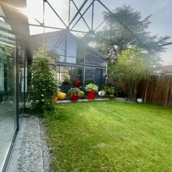 Loft avec Piscine Intérieure et Jardin, hotel v destinácii Melun