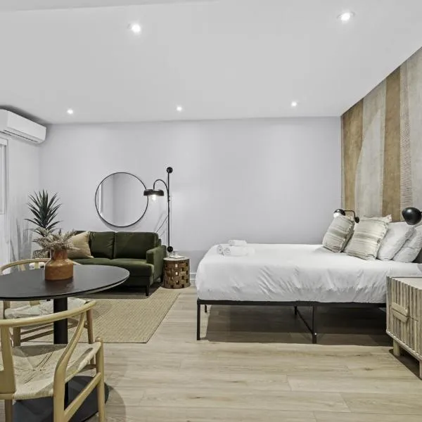 Stylish Open-Space Studio by Jean Talon Market, מלון במונטריאול