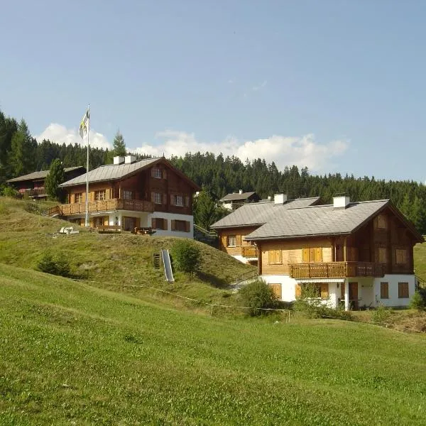 Chalet Heinzenberg, готель у місті Urmein