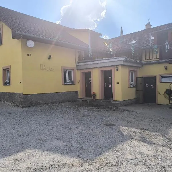 Penzion Dajan, hótel í Strmilov