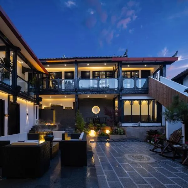 雲曼 Sky Cloud静聆听花园民宿, hotel v destinaci Li-ťiang