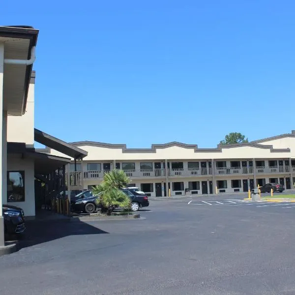 Riverfront Inn, hotel v destinaci Conway