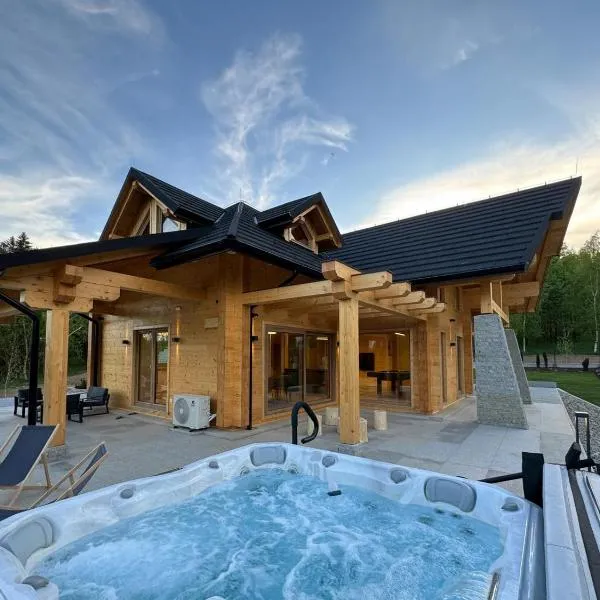 Brzozowa Chata - z prywatnym Jacuzzi i wspaniałym ogrodem - by SpaceApart, hotel v destinaci Zagórze Slaskie