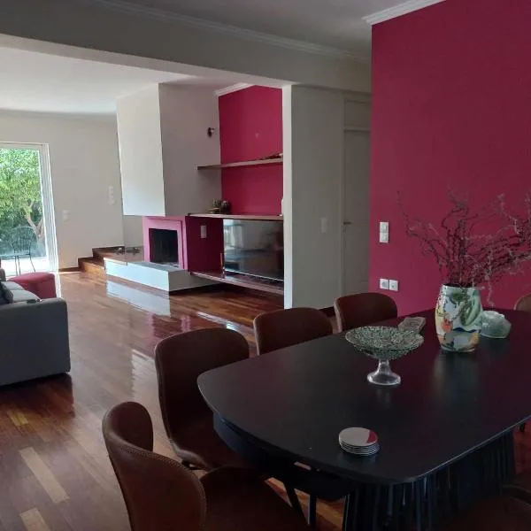 Villa Iroko, hotel v destinaci Patra