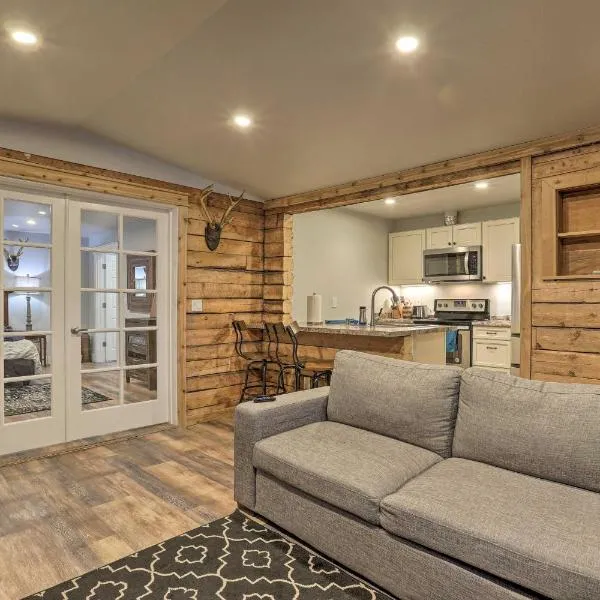 Rustic Anchorage Hideaway Walk to Coastal Trail!, hotel in Anchorage