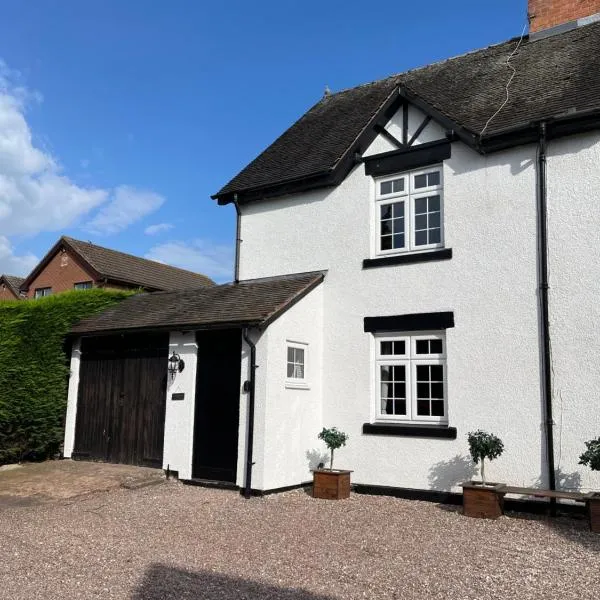 One Jubilee Cottages, hotel in Shugborough