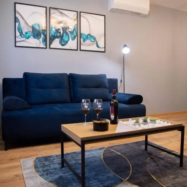 BlueBox Apartman, hotel in Eger