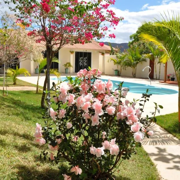 Pousada Suites Bougainville, hotel v destinaci Cavalcante