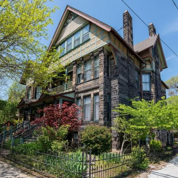 Stone Gables Inn, hotel in Cleveland
