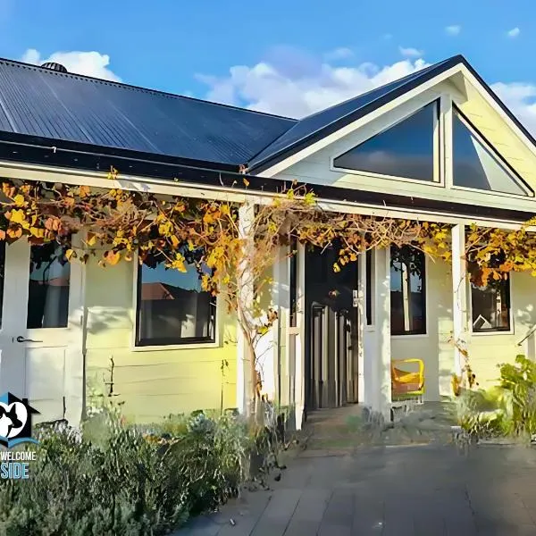 A Beautiful Property, Walking Distance to the Beach in Esperance WA!, hotel v destinaci Esperance