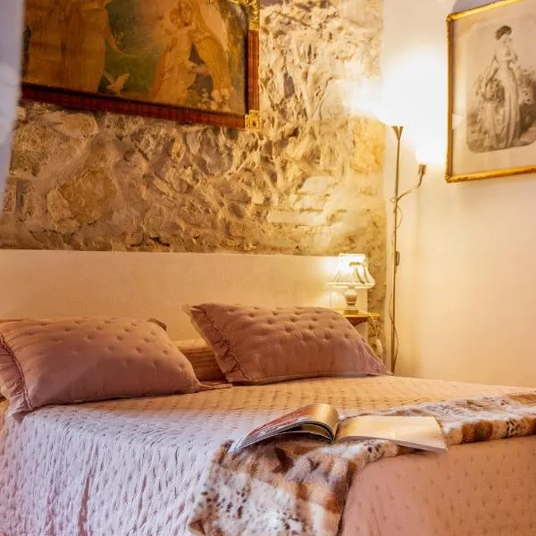 Romantic & Charming appartamento in centro storico Cuore di Toscana, hotel v destinaci Monterotondo