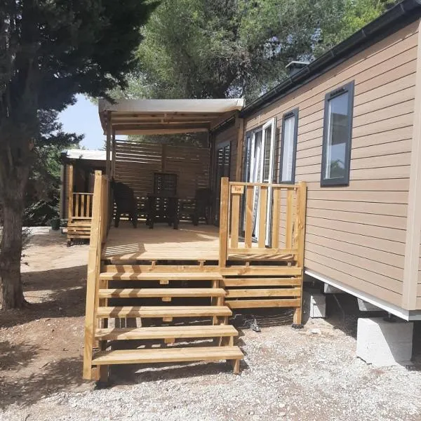 Mobil Home 5-6 personnes Carry le Rouet, hotel v destinaci La Pastissière