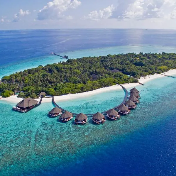 Adaaran Select Meedhupparu - Complimentary Stay for 1 Child for Stays between April 2025 to September 2025, hotel v destinaci Meedhoo