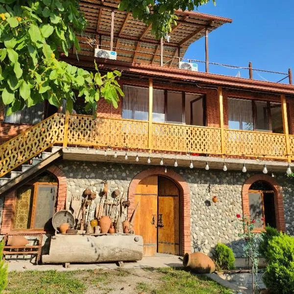 Lomtadze Family Wine Hotel, hotel a Ambrolauri