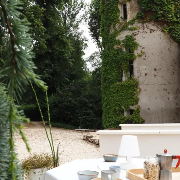 APPART en THÈSE - Appartement pour une ou deux pers - Accessible à Tous - Meuble Tourisme 3 étoiles en BOURGOGNE, hótel í Moloy
