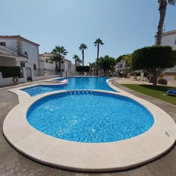 Charming Apartment in front of Villamartin Golf And Plaza, hotel v destinaci Villamartin