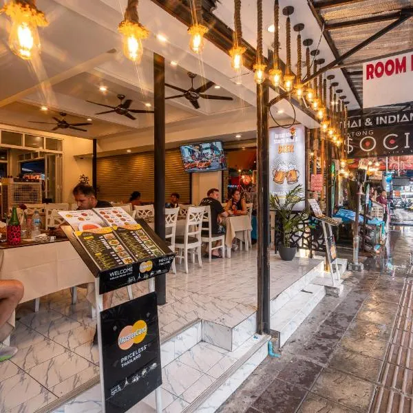 Patong Social Hotel & Restaurant, ξενοδοχείο στην Παραλία της Πατόνγκ