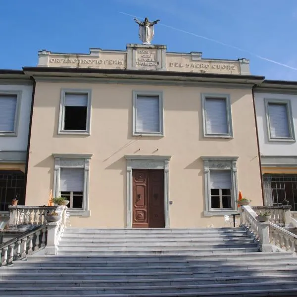 Sacro Cuore Hotel, hotel Marina di Massában