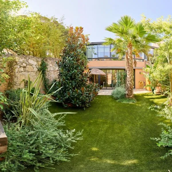 Villa d'Architecte, Jardin Secret & Plages à 5 Min, hotel in Toulon
