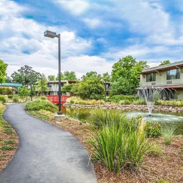 Gaia Hotel & Spa Redding, an Ascend Collection Hotel, hotel in Anderson