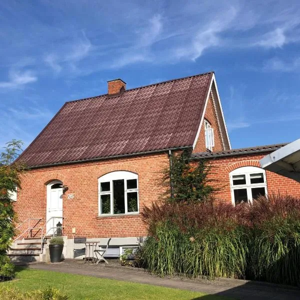 Charming sunroom with panorama view, hotel em Randers