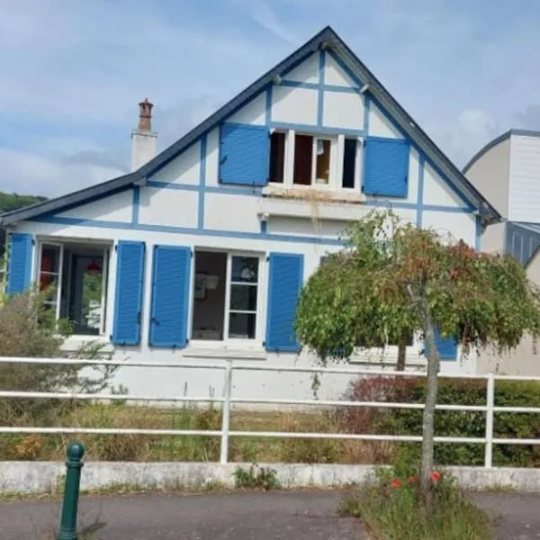 Maison à 50 m de la plage, hotel in Saint-Jean-le-Thomas