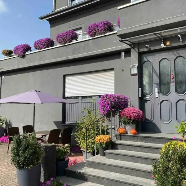 1 grosse elegante Zimmerwohnung 5 Minuten zu Fuss in die Stadtmitte, hotel v destinaci Lörrach