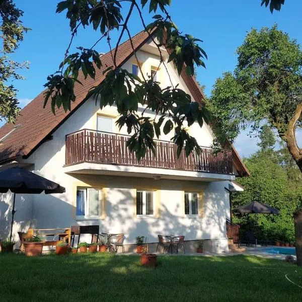Klasický dům, 5 ložnic , 5 bedrooms, Praha, hotel v Praze