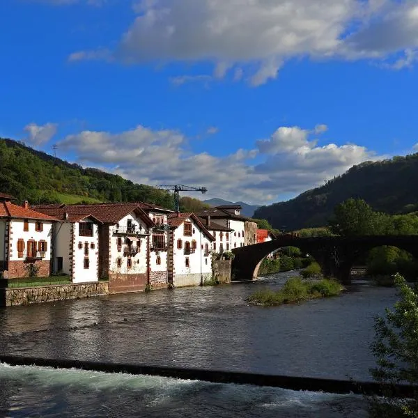 Olatuenea casa rural, hotel v destinaci Sumbilla