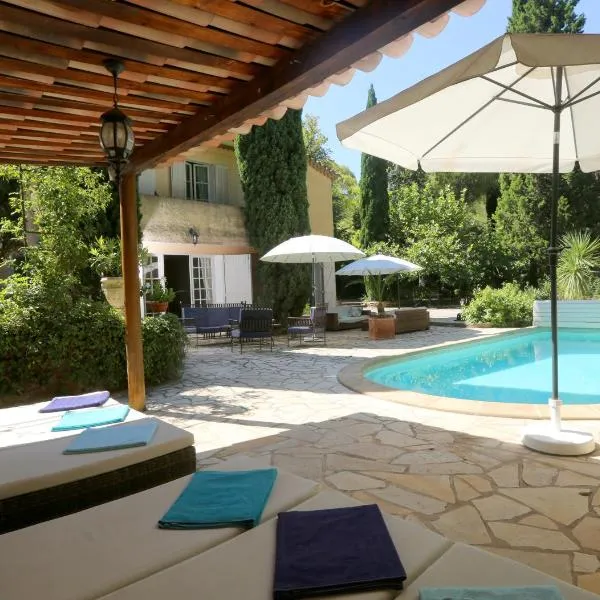 Le clos de la tour cassis piscine chauffée, hôtel à Cassis