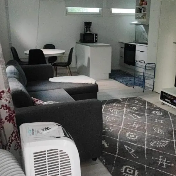 Lentokenttästudio, Oulu Airport studio, hotel in Oulunsalo