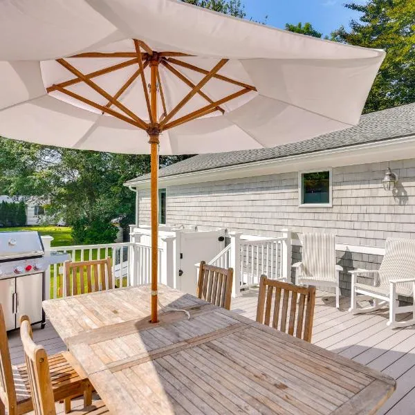 Coastal-Modern Home Less Than 3 Mi to Charlestown Beach!, hotel in South Kingstown