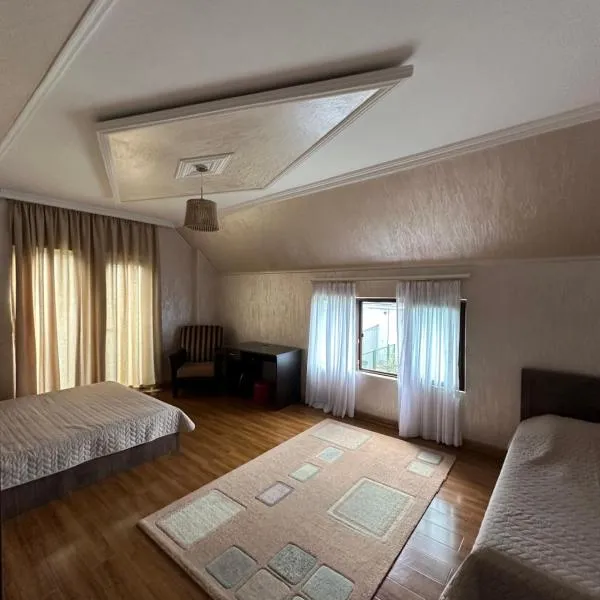 Villa in Tsikhisdziri, viešbutis mieste Boboqvat'i