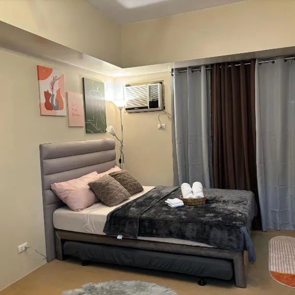 Cozy & Minimalist Staycation - Avida Towers with Pool Access, khách sạn ở Davao