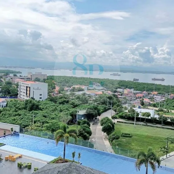 Mactan Newtown 8Newtown Boulevard Beach Condo RM9、Punta Engañoのホテル