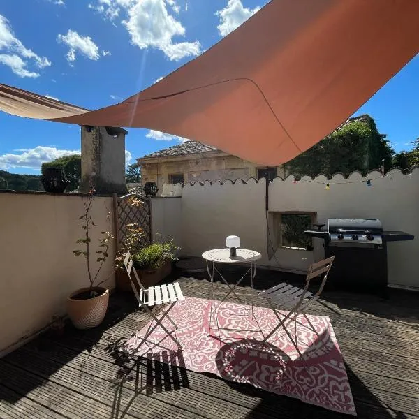Charmante maison de village, hotel v destinácii Collias