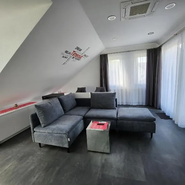 Ihr Ticket ins Blaue - Rooftop-Ferienwohnung am Kurpark 412 – hotel w mieście Bad Kreuznach