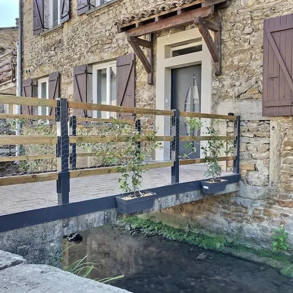 Charmante maison de village – hotel w mieście Vaux-en-Bugey
