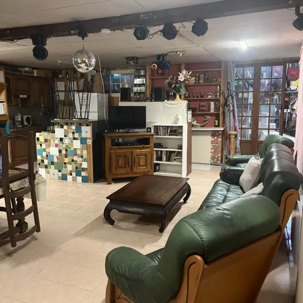 Maison dans une grange, hotel v destinaci Charsonville